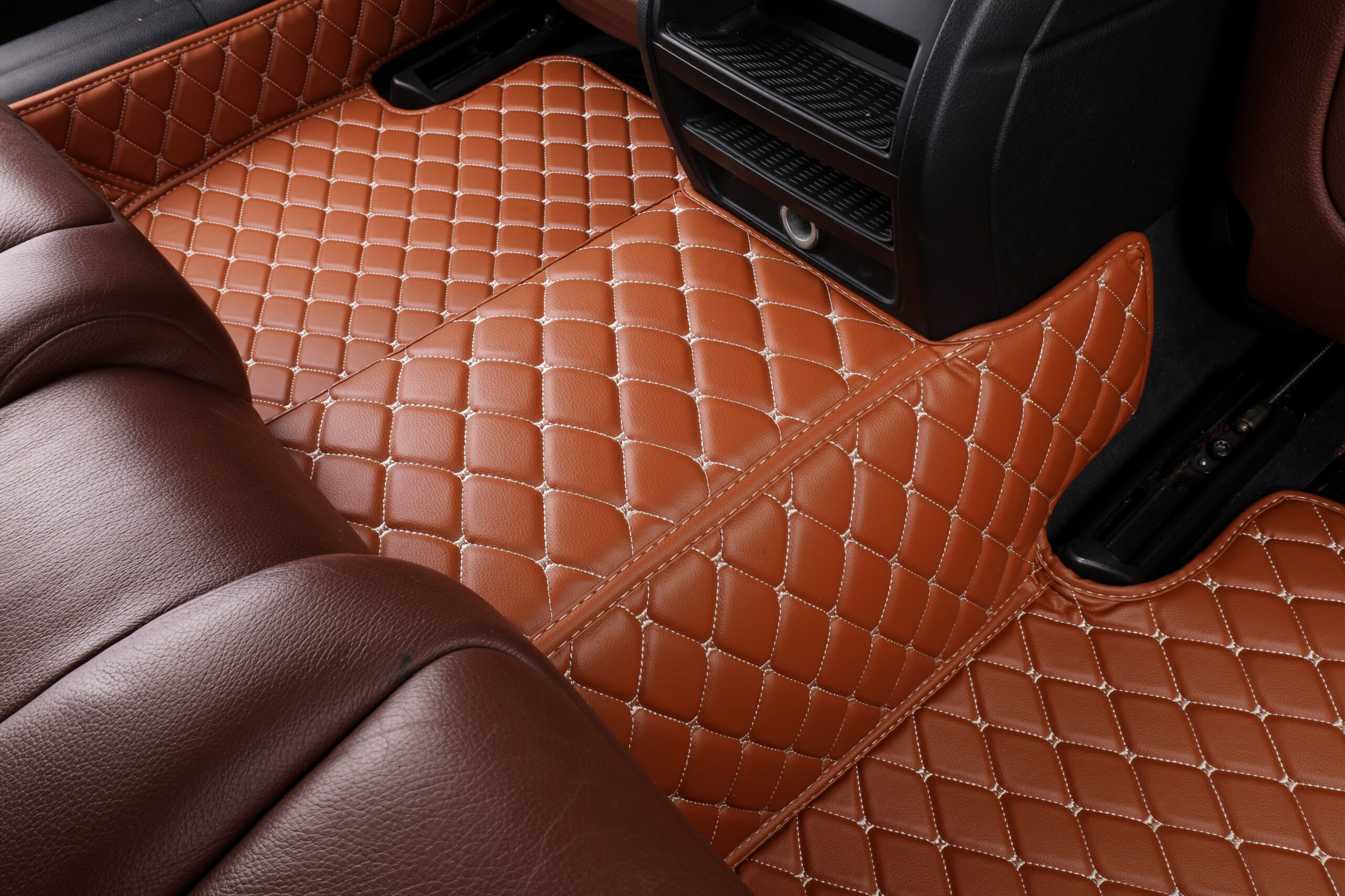 ارضية سيارة جلد متنجدة