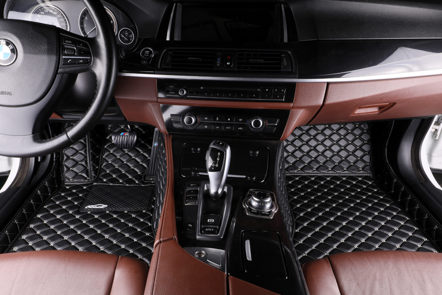 ارضيات للسيارة بلاكو